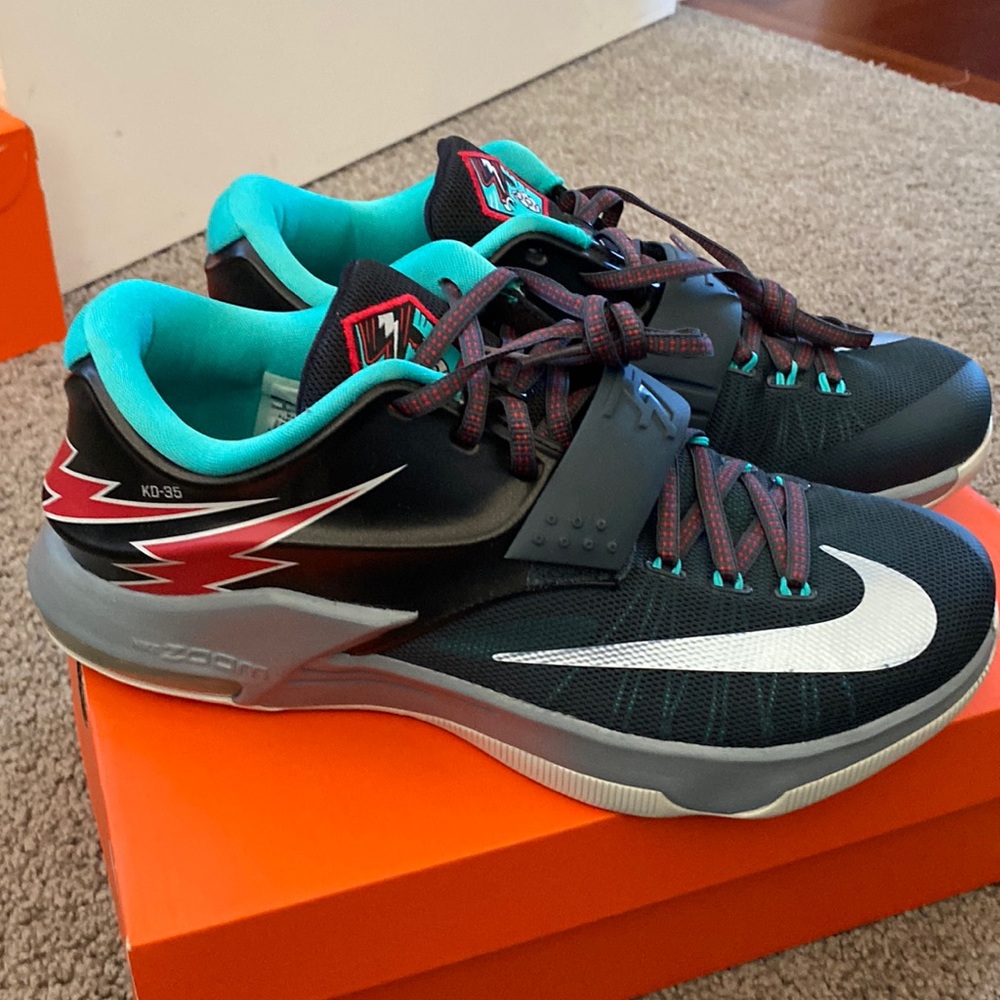 Nike KD-35 Thunder Basketball Shoes Size 9 Brand New